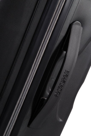 American Tourister Airconic 67 Spinner